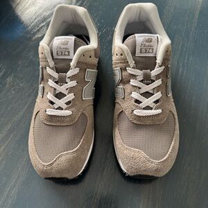 New Balance 574 - Boys size 6
